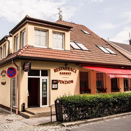 Restaurace A Penzion Garnet ออลอโมตซ์ ภายนอก รูปภาพ